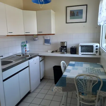 A 300 M Des Plages *